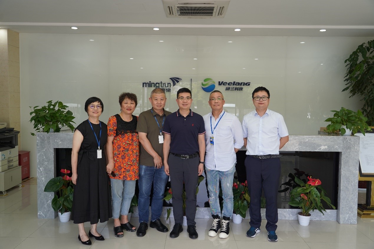 浙江大学控股集团总经理余飞鹏一行莅临浙大九游（中国）调研指导